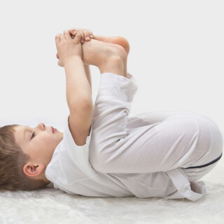 4. تمرين الطفل السعيد (Happy Baby pose)