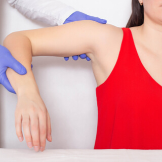 علاج خلع الكتف بالطرق الطبية