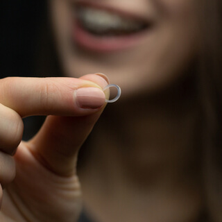 الخطوة الأولى: تركيب الفواصل (Spacers)