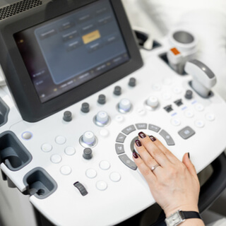 تشخيص كيس وورم المبيض طبيًّا