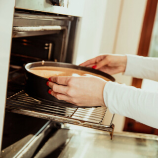 الخطوة الخامسة: الخليط داخل الفرن