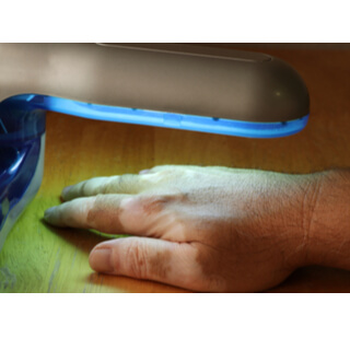 فحص الضوء الأسود