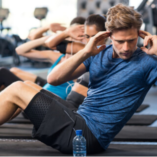 3. ممارسة القليل من تمارين البطن