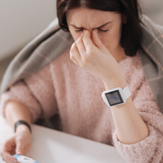 أعراض الإصابة بفيروس أوميكرون بالصور