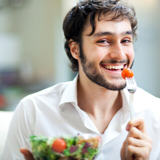 1. تناول الأطعمة المفيدة للقلب