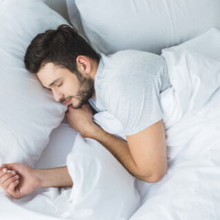 6. عدم الحصول على قسط كافٍ من النوم