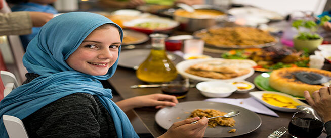 غذاء المرضع في رمضان: الدليل الكامل