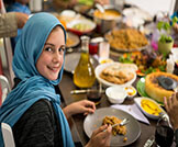 غذاء المرضع في رمضان: الدليل الكامل