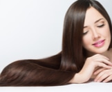 طرق تنعيم الشعر طبيعيًا: تعرف عليها
