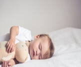 النوم الآمن لدى لأطفال الرضع - المسموح والممنوع