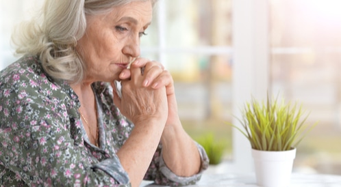 أعراض سن اليأس عند المرأة: تعرفي عليها - ويب طب