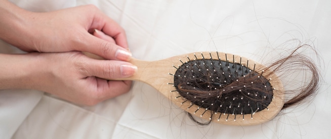 أهم أسباب تساقط الشعر لدى النساء