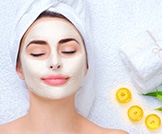 طرق تنظيف البشرة بمساعدة الطبيعة