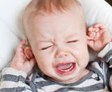 تعرفوا على التهاب الأذن الوسطى لدى الاطفال