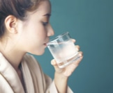 تأثير الماء والسوائل المختلفة على صحتك