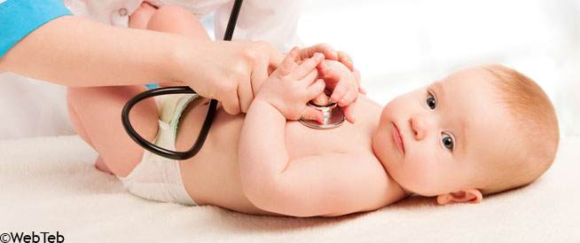 فحص صحة الرضيع: ما تتوقعه من الفحوصات الروتينية
