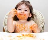 الأطعمة الصلبة: كيف يبدأ طفلك في تناولها؟