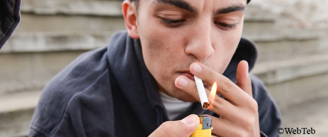 التدخين لدى المراهقين: كيفية مساعدة ابنك المراهق على الإقلاع عن التدخين