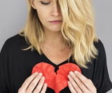 متلازمة القلب المنكسر: إليك أبرز الأسئلة والأجوبة