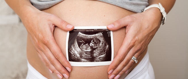  7 أعراض لا تعرفينها قد تظهر في بداية الحمل 