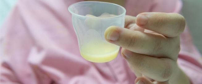 حليب اللبأ أو الحليب الأول: غذاء خارق منك لرضيعك