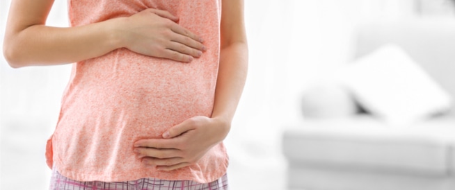 أسباب ألم البطن أثناء الحمل منها العادي ومنها الخطير