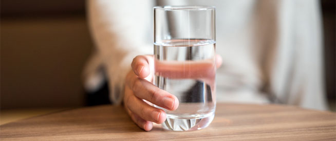 حالات لا يجب شرب الماء فيها: تعرف عليها
