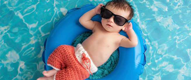 نزول الطفل الرضيع في المسبح: إنتبهي لهذه الأمور