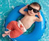 نزول الطفل الرضيع في المسبح: إنتبهي لهذه الأمور