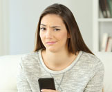 الإفرازات البنية عند النساء: أسباب ومخاطر