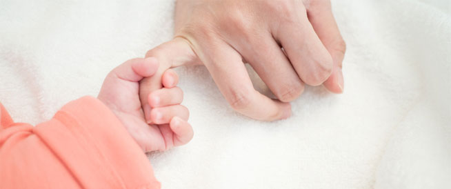 مواد يحذر ملامستها لجلد الطفل الرضيع