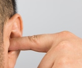 تنظيف الأذن وعلاج الأذن المسدودة
