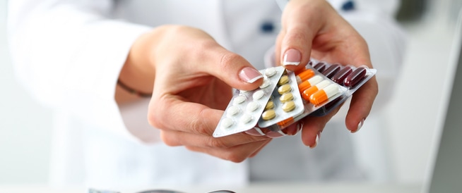 ما هي أنواع مضادات الهيستامين وآثارها الجانبية؟