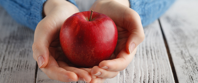فوائد التفاح الأحمر وقيمه الغذائية