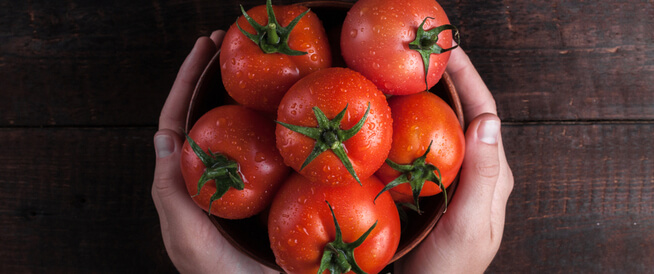هذا ما يحدث لجسمك نتيجة أكل الطماطم يوميًا