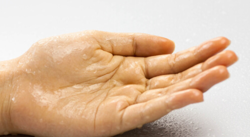 نبلات أوديسيوس بإخلاص  علاج تعرق اليدين أهم الطرق الطبية والطبيعية - ويب طب