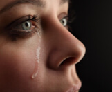 تعرف على فوائد الدموع وأنواعها