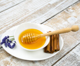 فوائد القرفة مع العسل