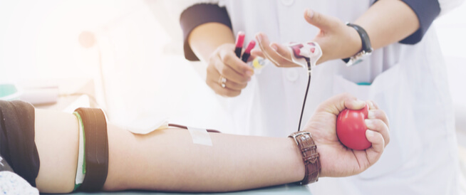 من هم الأشخاص الممنوعون من التبرع بالدم؟