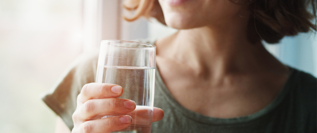 فوائد شرب الماء في الصباح: تعرف عليها