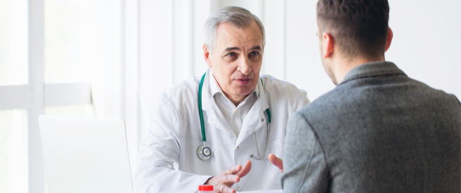 دوالي الخصية والحمل: ما تأثيرها؟ وكيف يمكن علاجها؟