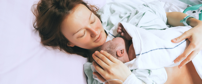 الفرق بين الولادة الطبيعية والقيصرية