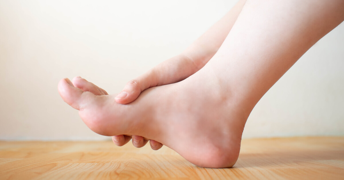 Adakah kekurangan vitamin D menyebabkan kebas pada kaki?