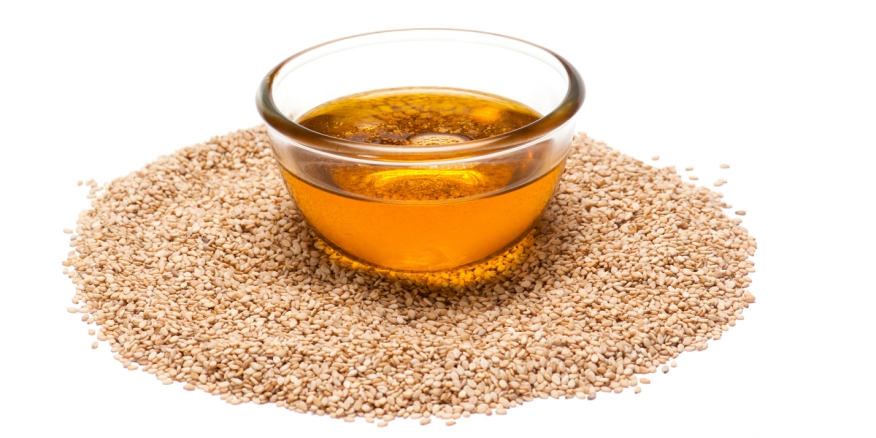 شرب زيت السمسم قبل النوم: فوائد متعددة - ويب طب