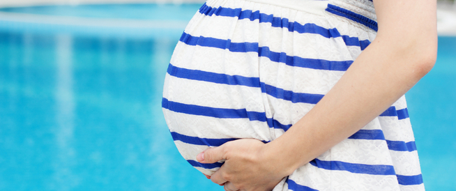 ما حقيقة أضرار السباحة للحامل؟