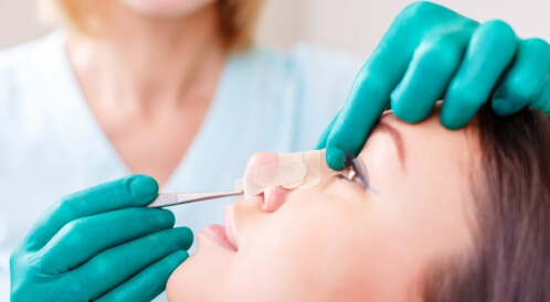 تورم الأنف بعد عملية التجميل: حلول ونصائح