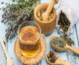 علاج نقص الكورتيزول بالأعشاب: هل هو ممكن؟