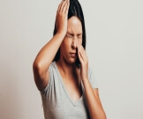 التهاب الجيوب الأنفية وانسداد الأذن: ما العلاقة بينهما؟