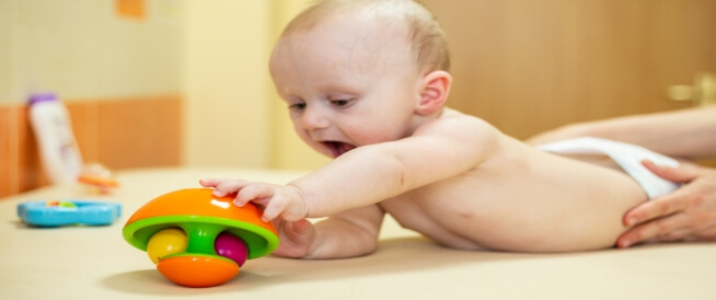 جدول التطور الحركي للطفل: تعرف عليه
