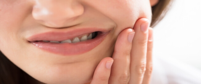 علاج حساسية الأسنان بعد التلبيس